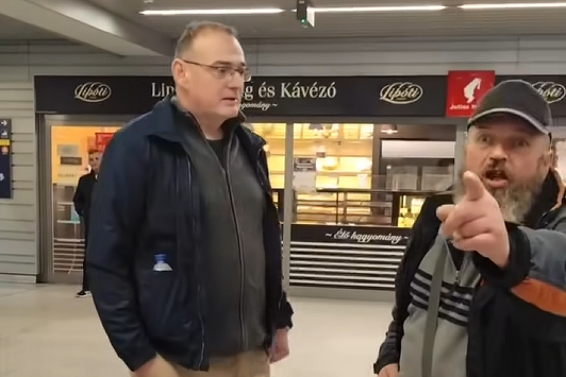 Tiszásokra támadtak
