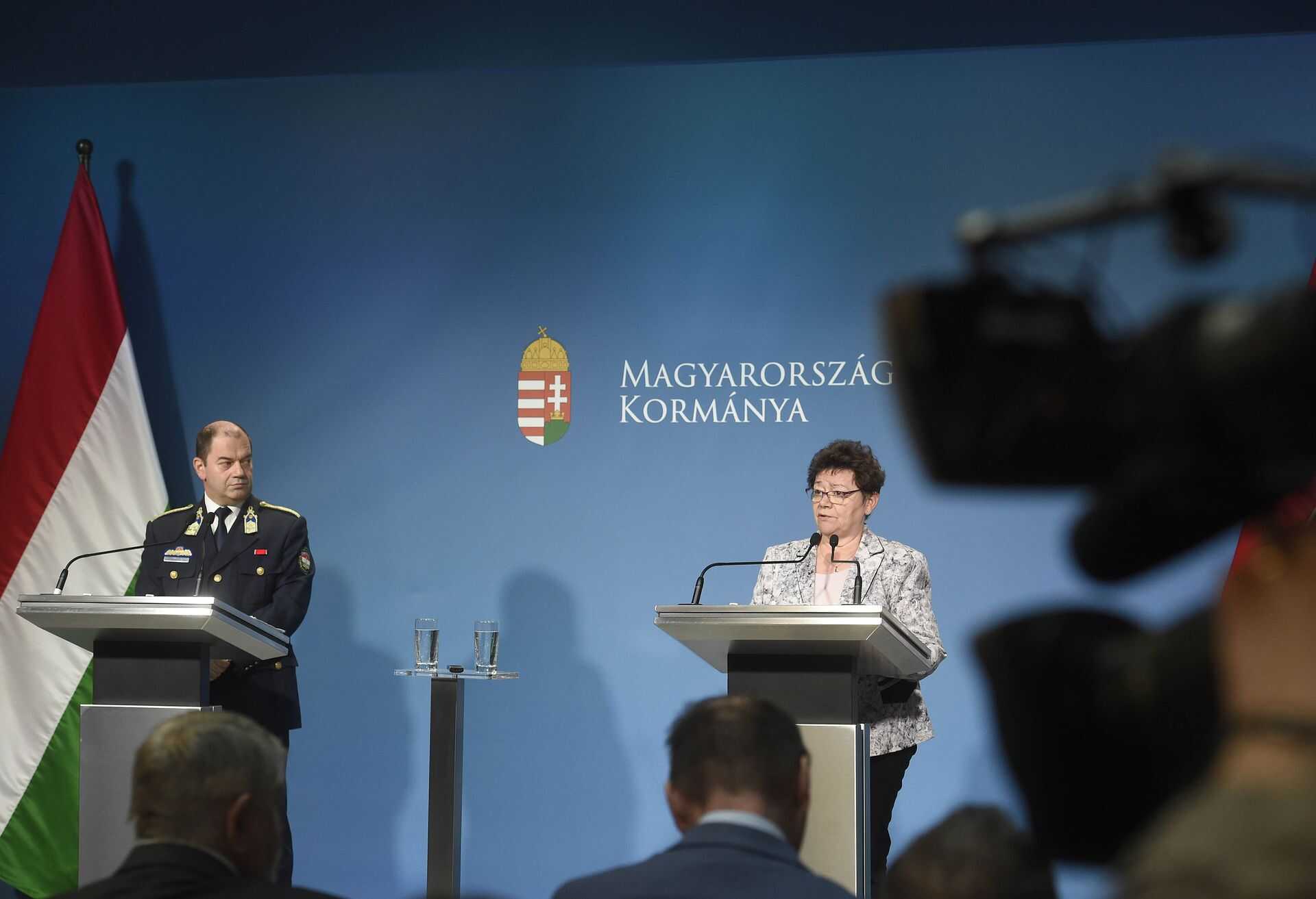 Az operatív törzs sajtótájékoztatója