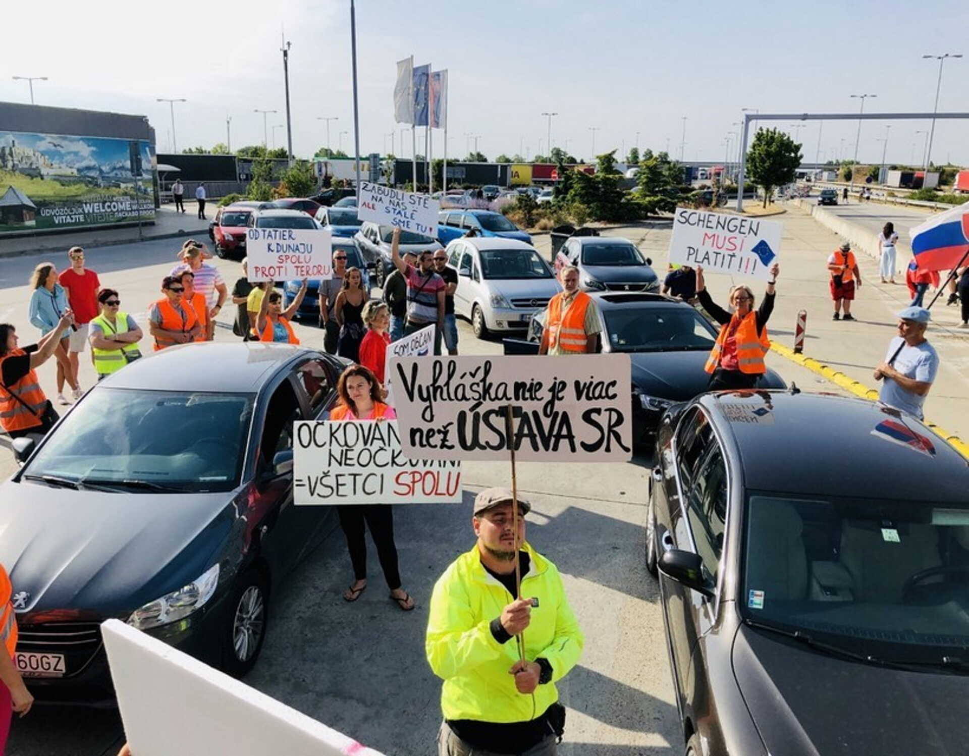 A szlovák ingázók egyre többször demonstrálnak a határon.