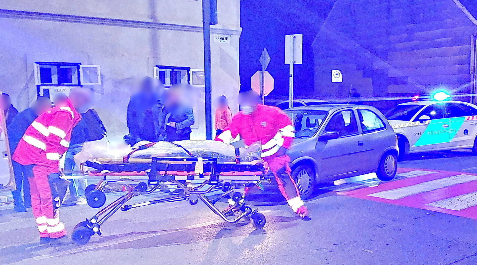 Gyalogátkelőhelyen ütött el egy lányt egy  Opel Kőszegen Fotó: Olvasó