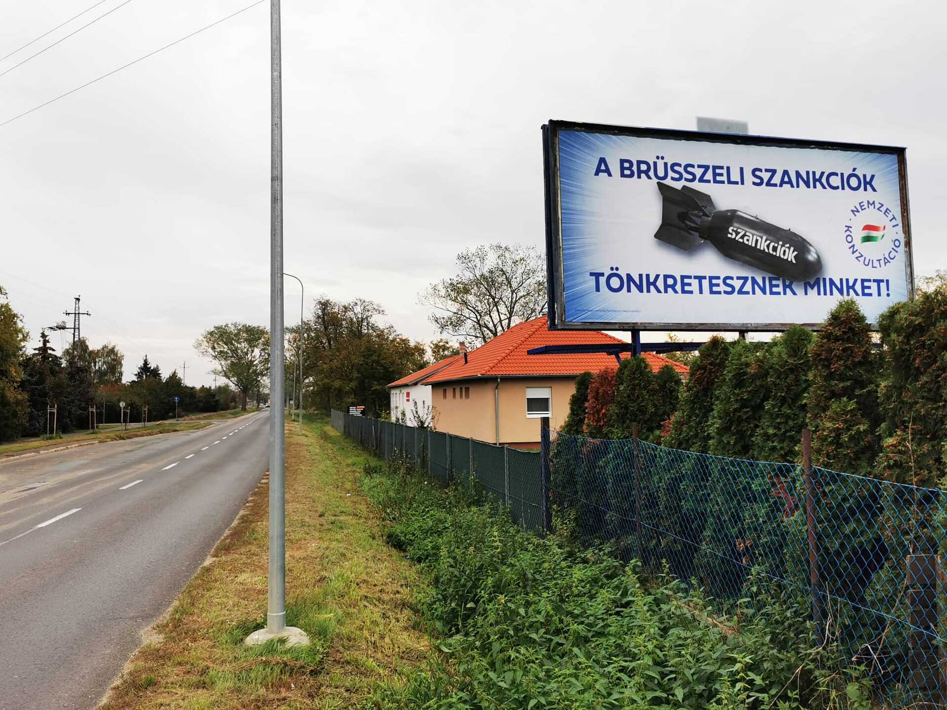 Szankciós, bombás plakát Szombathelyen